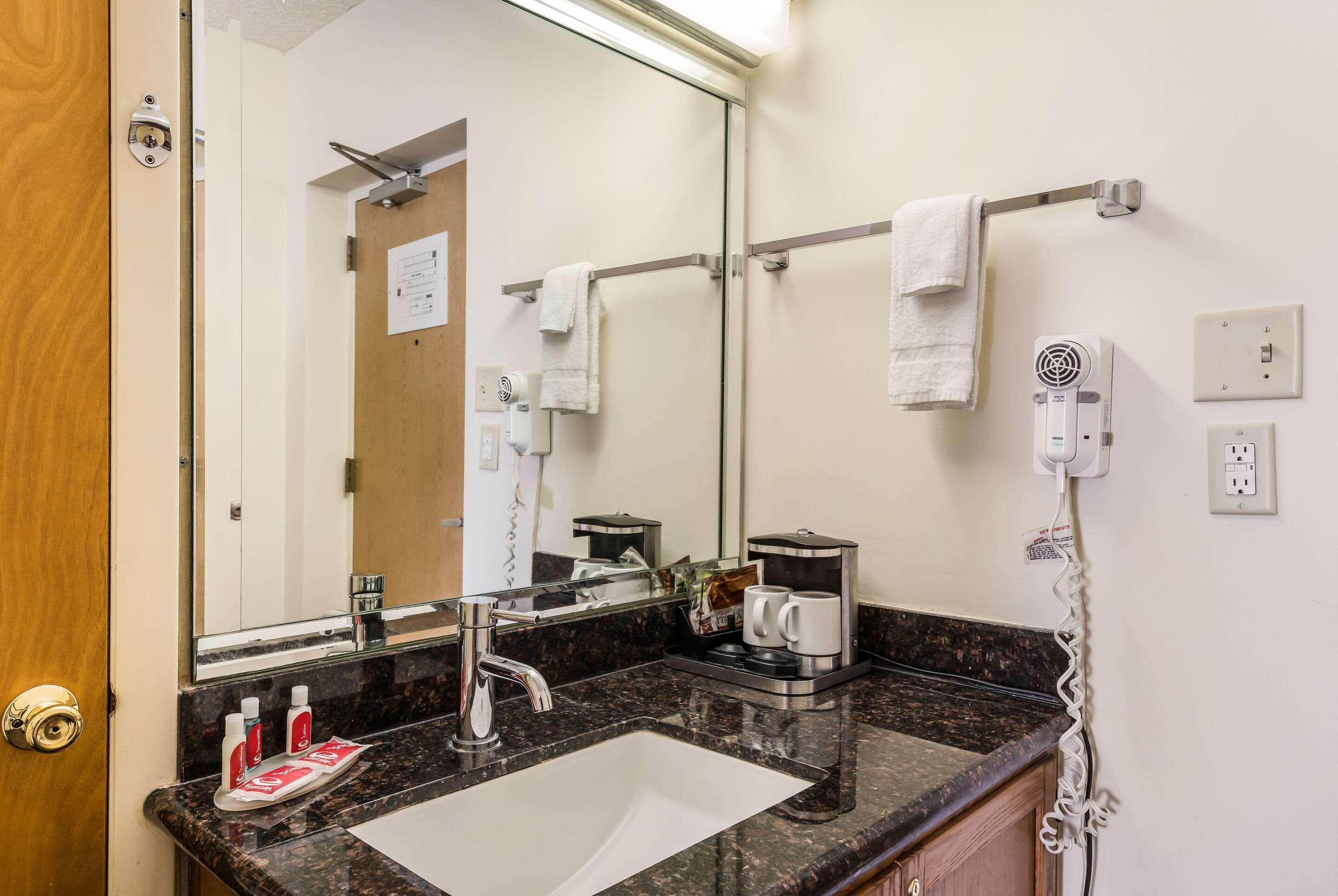 Econo Lodge Quakertown Zewnętrze zdjęcie